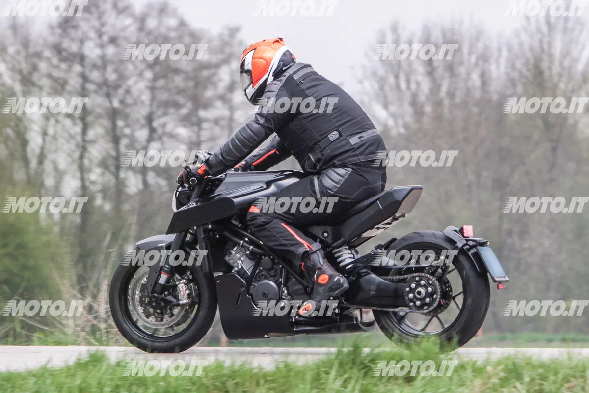 Scoop: Power Cruiser Husqvarna 1301
