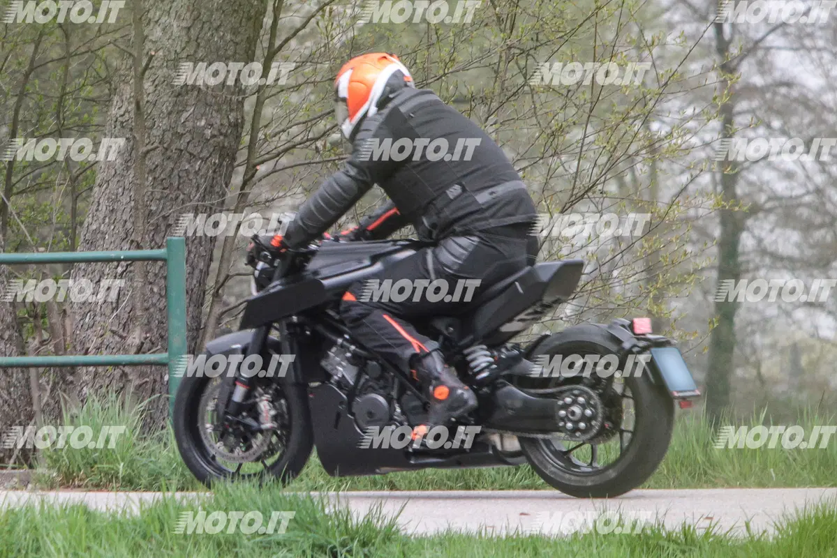 Scoop: Power Cruiser Husqvarna 1301 (4)