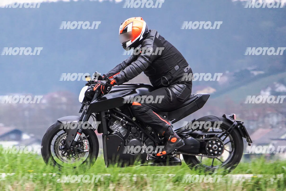 Scoop: Power Cruiser Husqvarna 1301 (6)