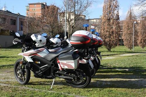 La Polizia Municipale di Pistoia in pattuglia sulle moto elettriche (2)