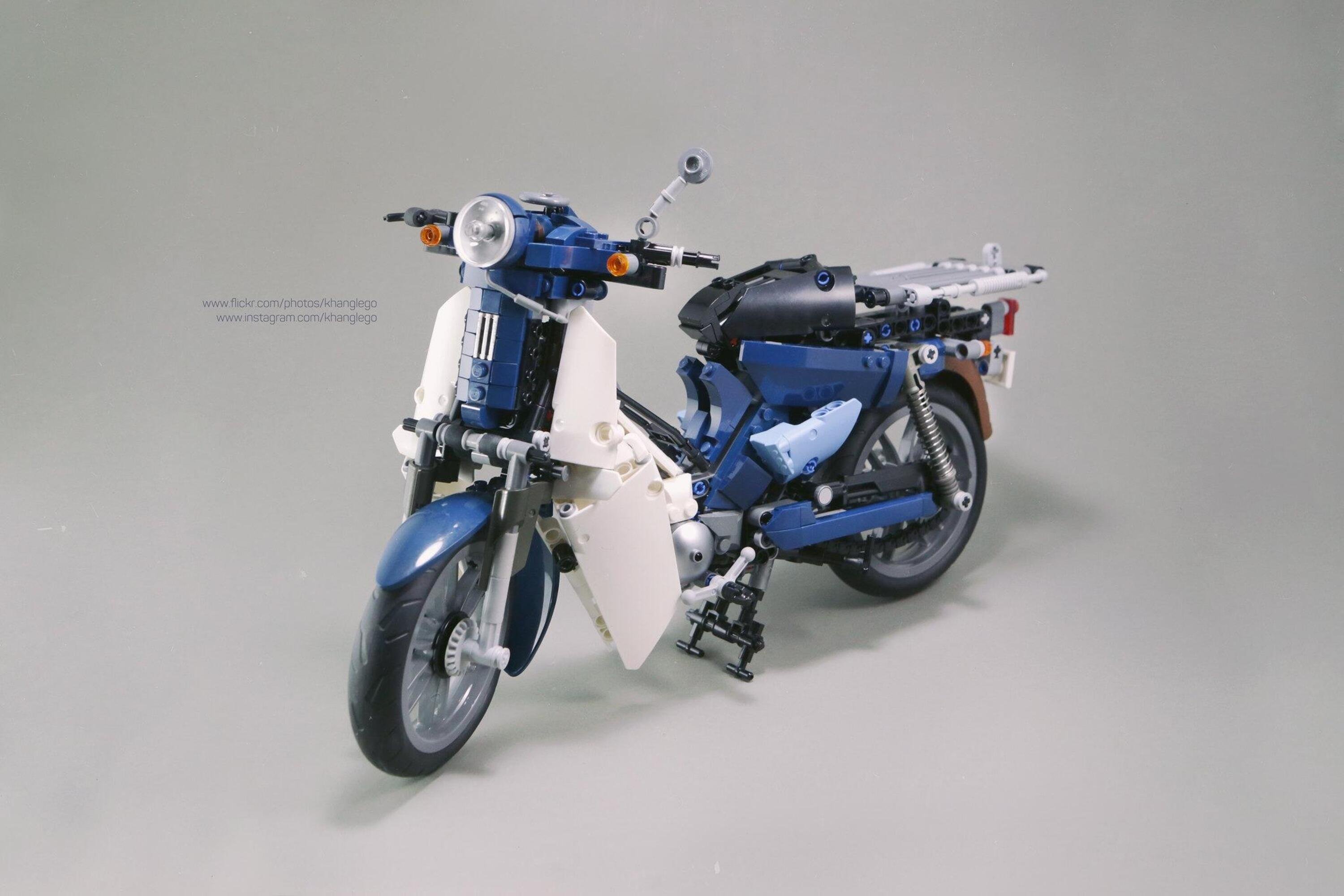 Honda Super Cub made in Vietnam. Fatto con il LEGO