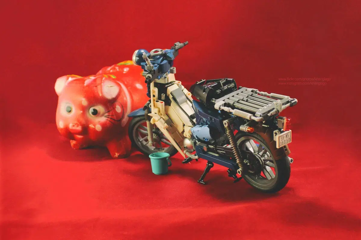 Honda Super Cub made in Vietnam. Fatto con il LEGO (10)