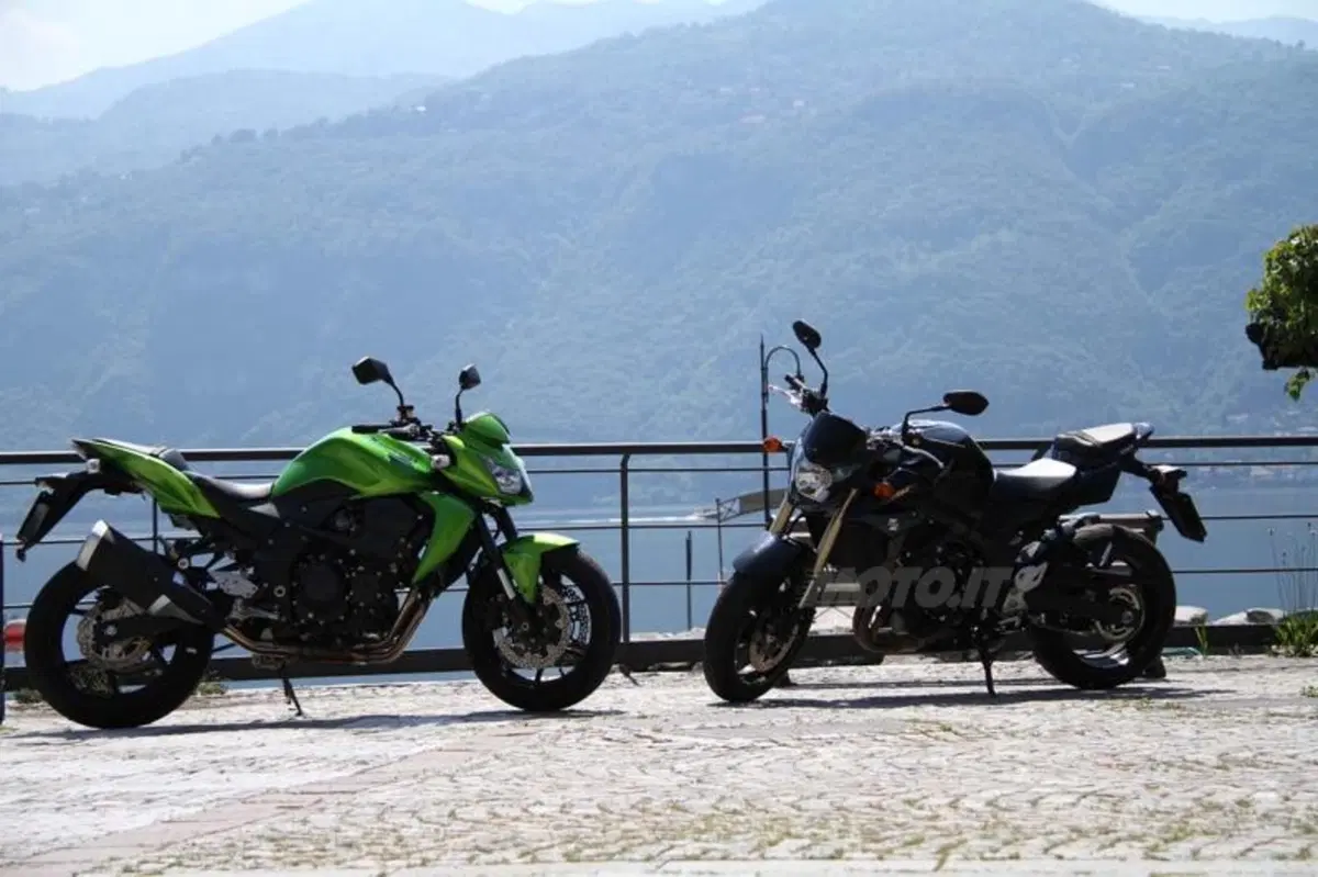 Kawasaki Z750 VS Suzuki GSR 750 (31)