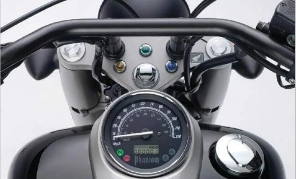 Honda VT 750 C VT 750 C Shadow Phantom (3)