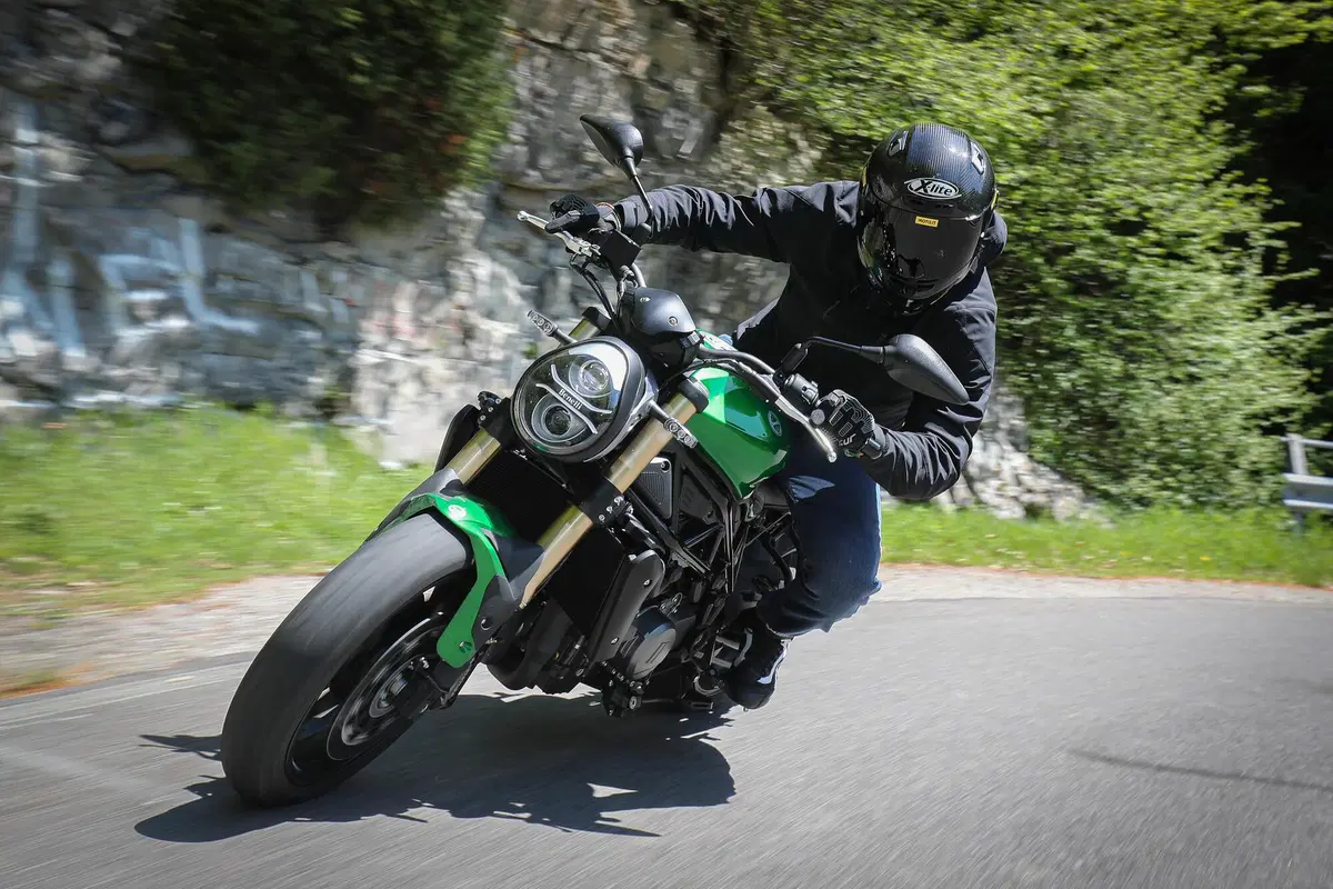 Benelli 752S TEST: pro & contro della nuova nuda di Pesaro (8)