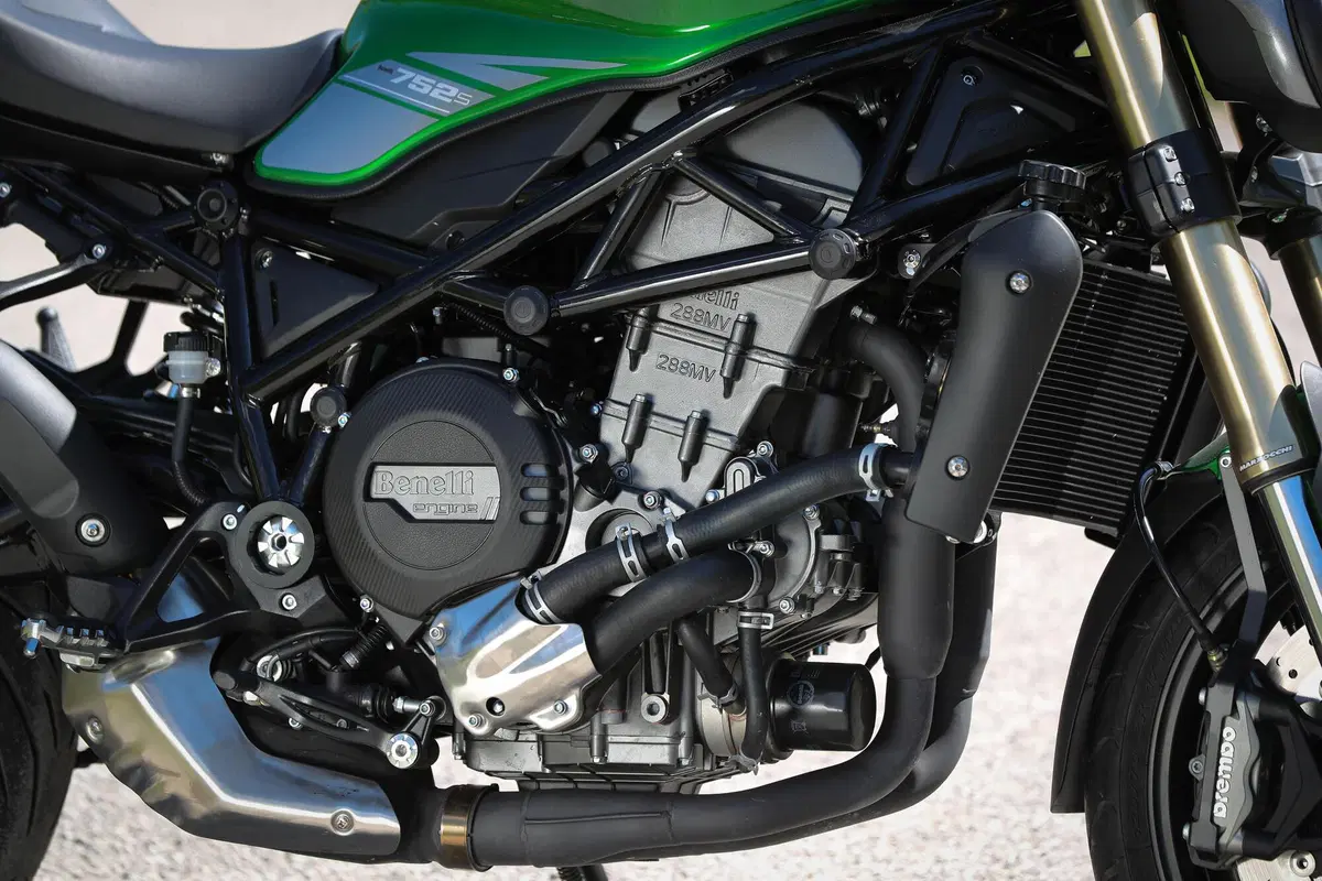 Benelli 752S TEST: pro & contro della nuova nuda di Pesaro (13)
