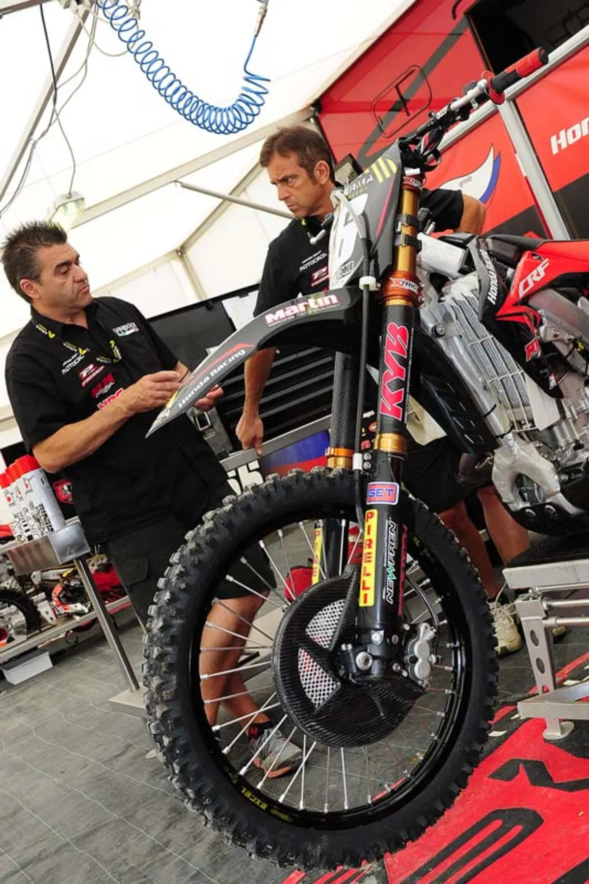 Giacomo Gariboldi: "La forcella ad aria è il futuro del Motocross" (2)