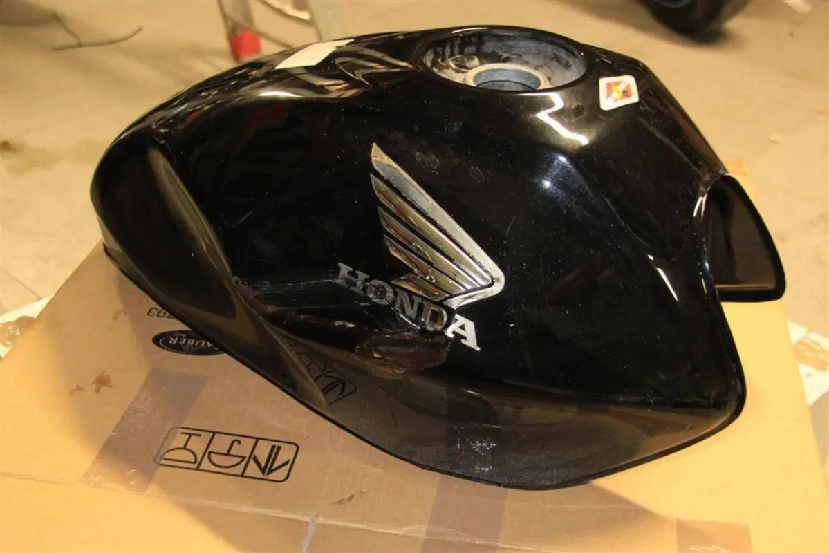Serbatoio Honda Hornet 600 2003-2006 (2)