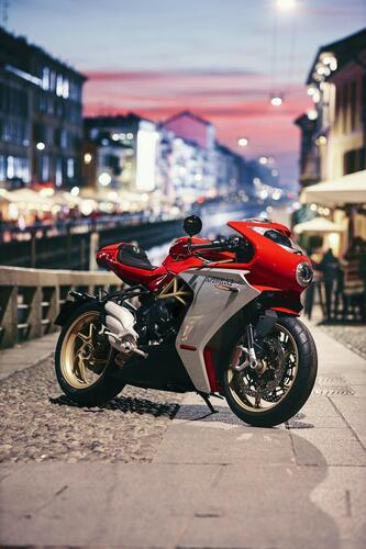 MV Agusta Superveloce 800: due nuove colorazioni [GALLERY] (8)