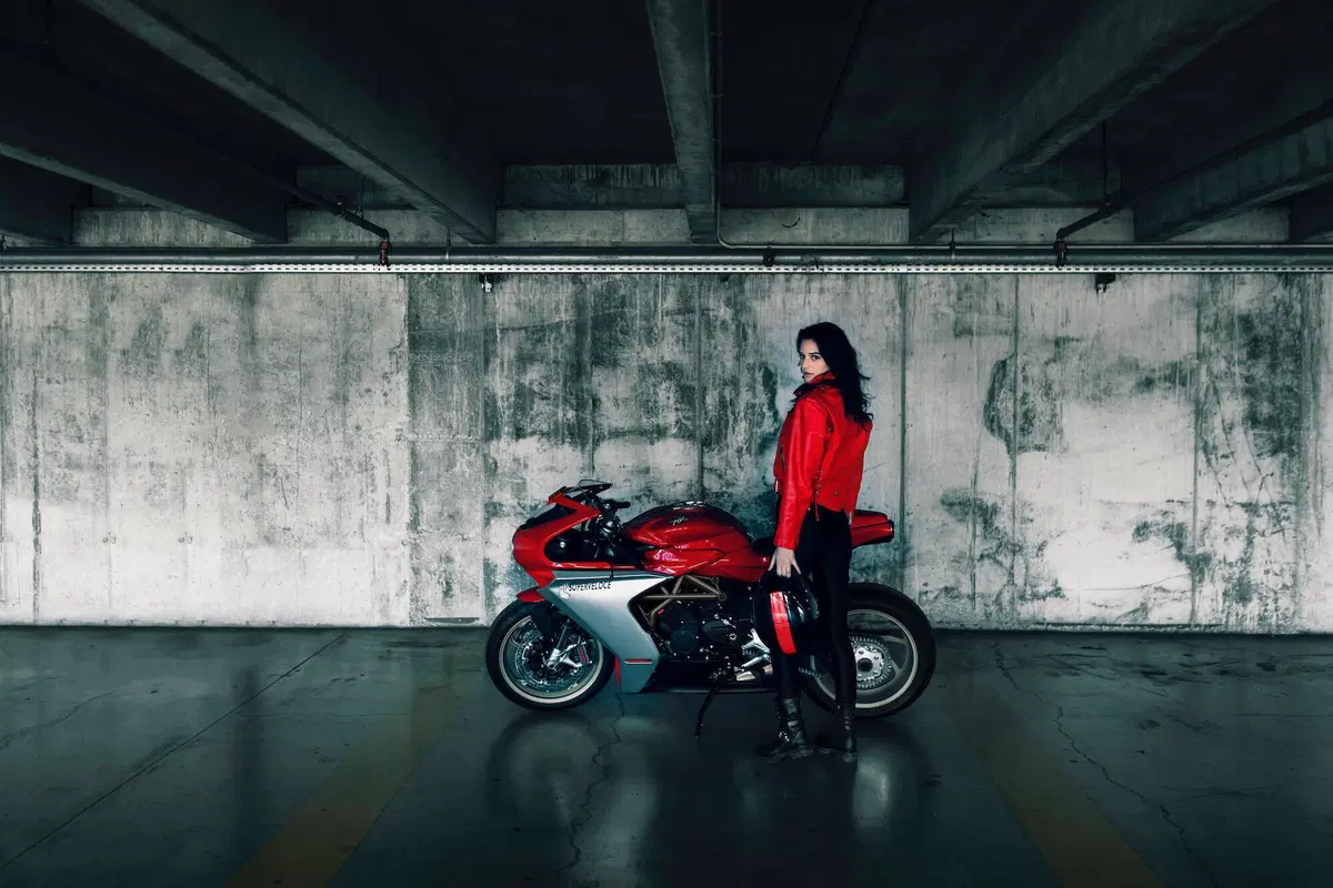 MV Agusta Superveloce 800: due nuove colorazioni [GALLERY] (11)