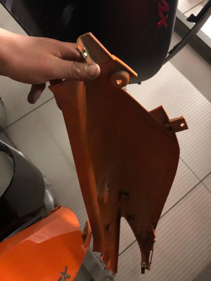 NR.2 Fianchetti posteriori coda Kymco Xciting 500 (3)