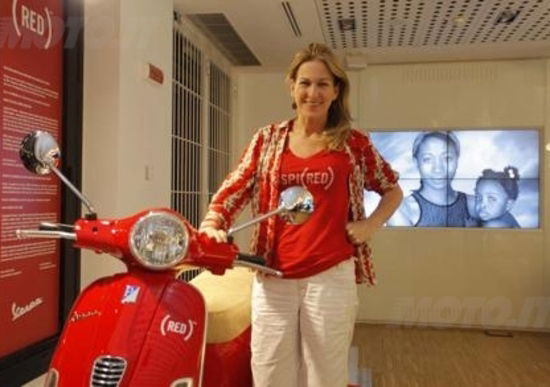 Vespa battute all'asta per la lotta all'AIDS infantile