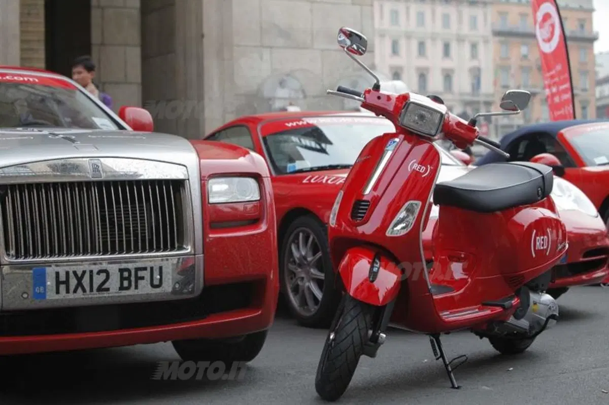 Vespa battute all'asta per la lotta all'AIDS infantile (2)