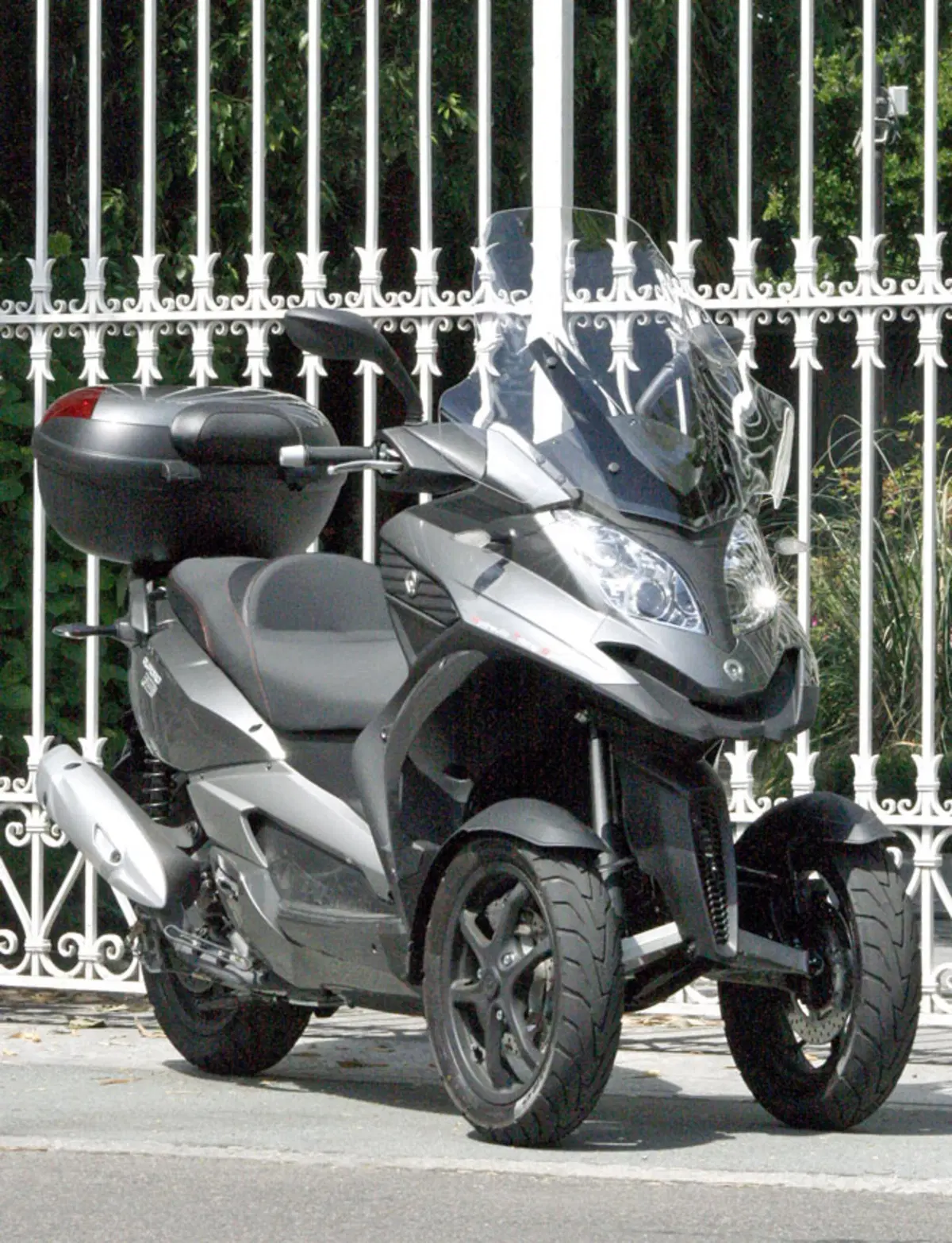 Quadro 350D con bauletto e parabrezza senza sovrapprezzo (2)