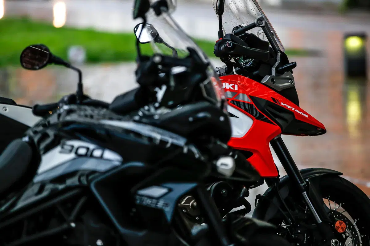 Moto.it Talk, le ultime prove: Suzuki V-Strom 1050 vs Triumph Tiger GT, Benelli 752S, Ducati Scrambler PRO