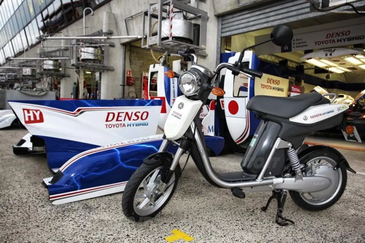 Yamaha EC-03: lo scooter di Toyota Racing
