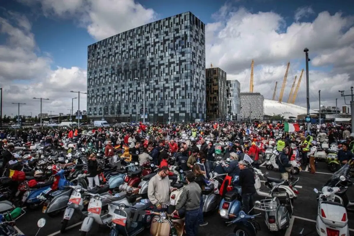 Vespa World Days 2012: si è conclusa a Londra la 6a edizione  (6)