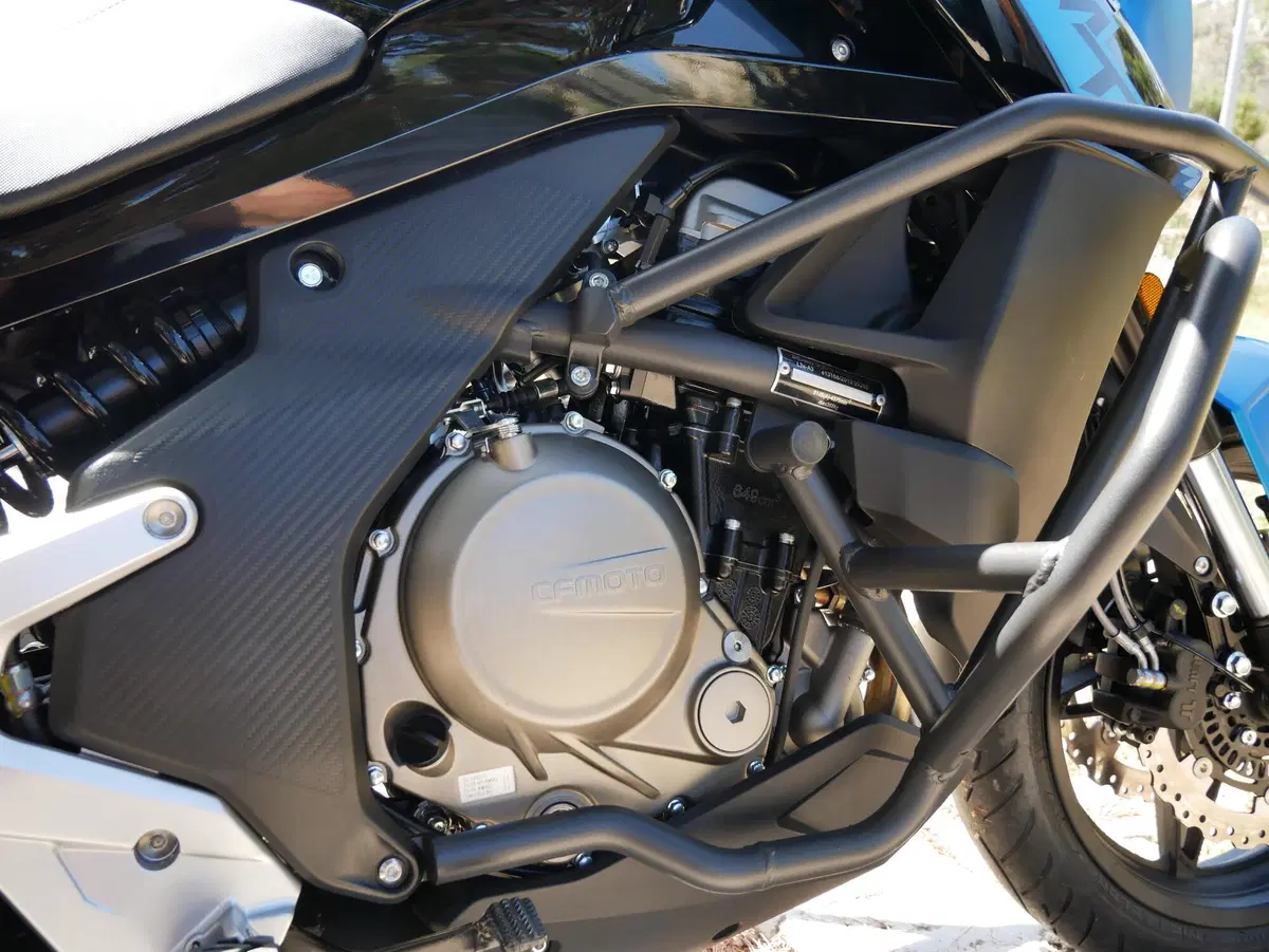 CFMOTO MT 650 ADV: la Crossover facile e versatile (3)