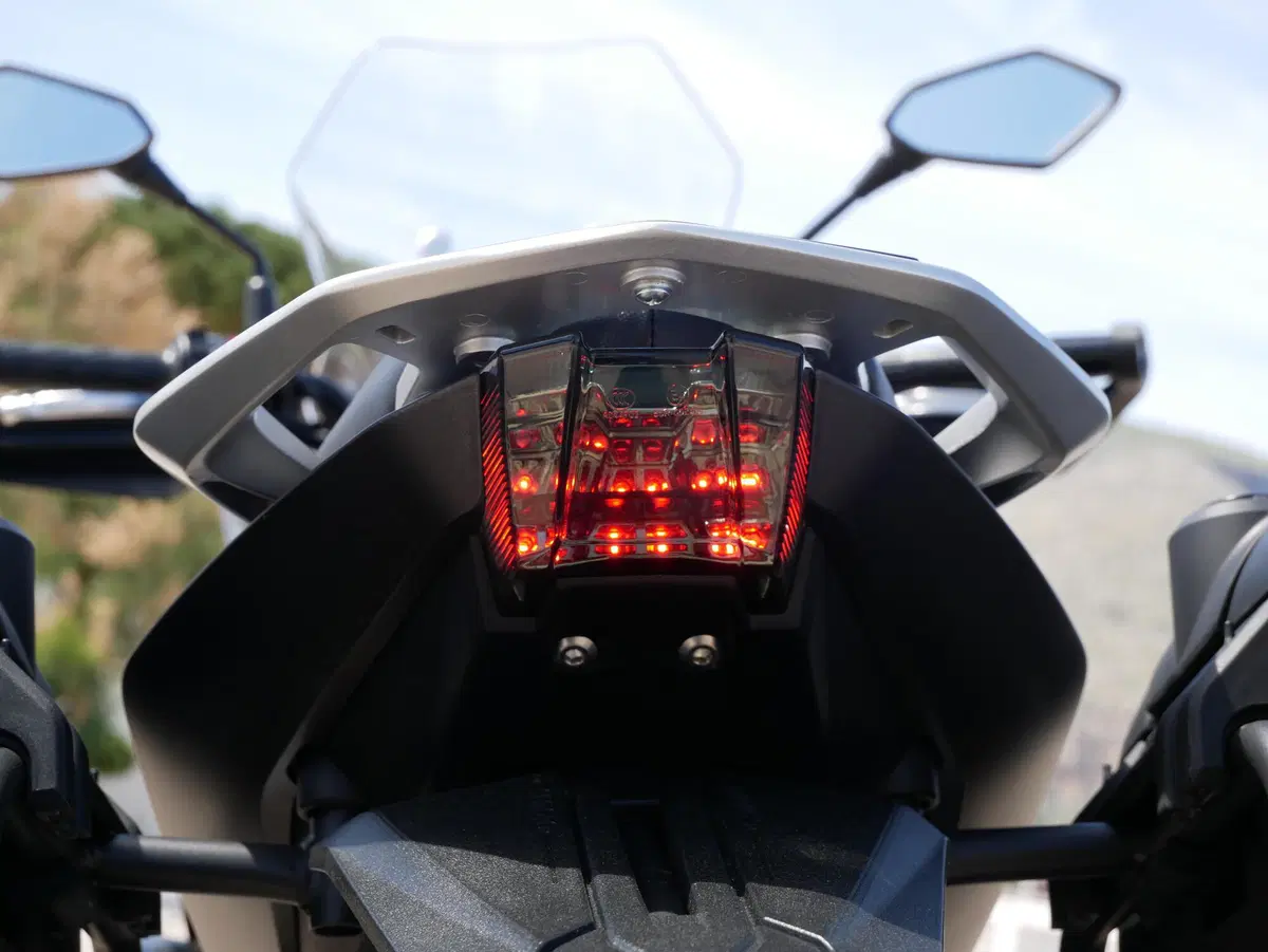 CFMOTO MT 650 ADV: la Crossover facile e versatile (5)