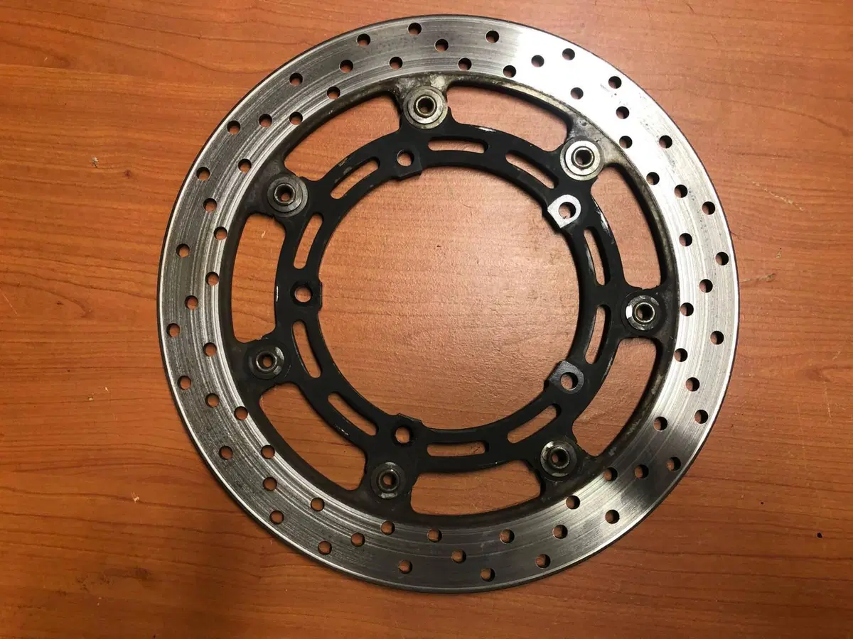 Dischi anteriori Yamaha FZ6 - FZ6 Fazer 600 04-10 (2)