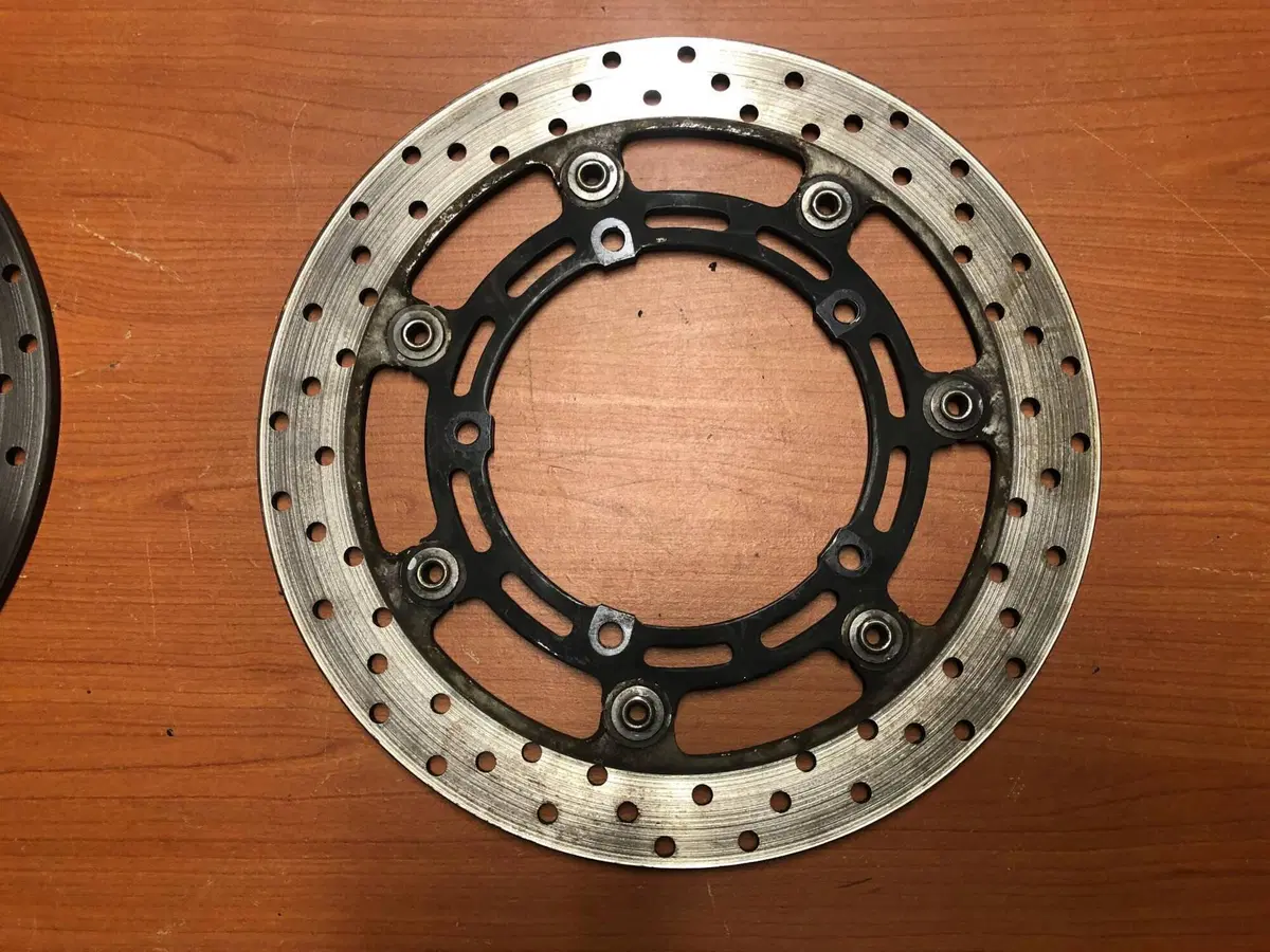Dischi anteriori Yamaha FZ6 - FZ6 Fazer 600 04-10 (3)