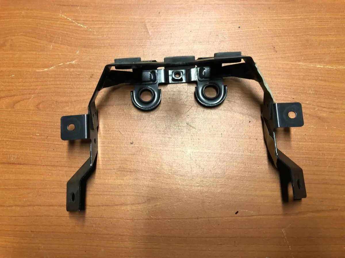 Telaietto supporto faro posteriore Yamaha FZ1 (4)