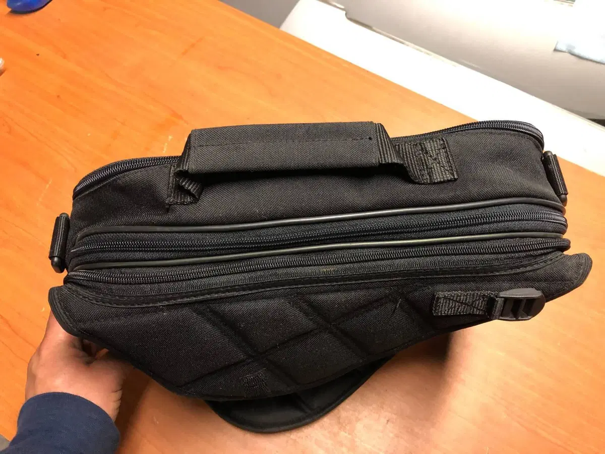Borsa serbatoio magnetica Overside (3)