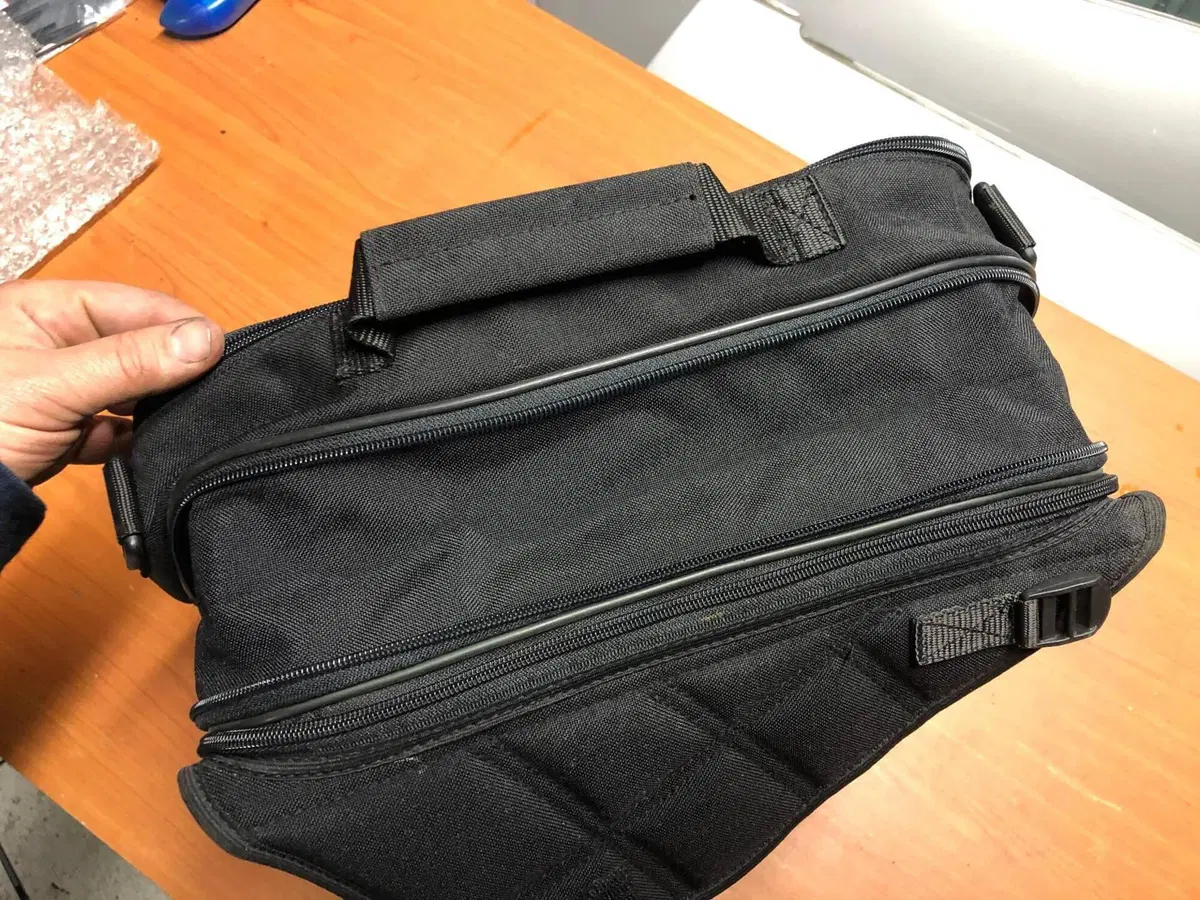 Borsa serbatoio magnetica Overside (6)