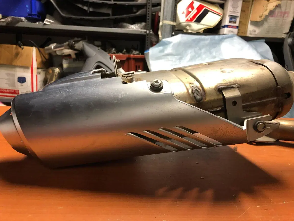 Scarichi originali Yamaha FZ6 2004 - 2007 (5)