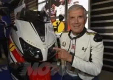 Agostini Festeggia 70 anni nel paddock di Silverstone