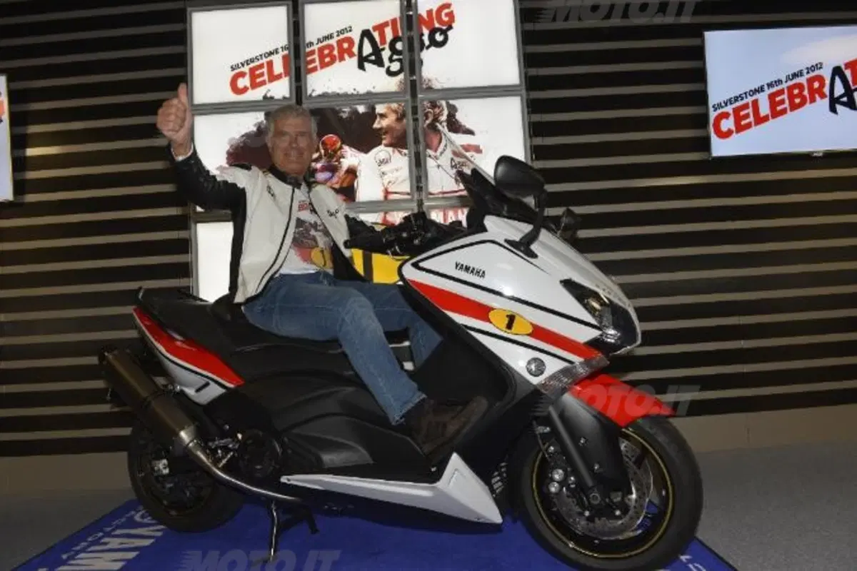 Agostini Festeggia 70 anni nel paddock di Silverstone (2)