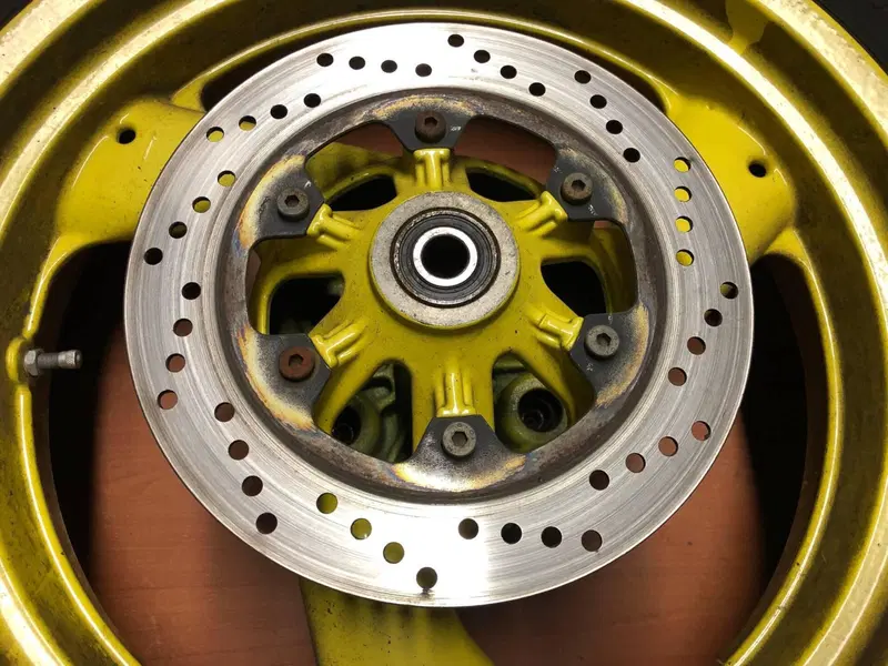 Cerchio posteriore+ gomma+disco Ducati Monster 600 (5)