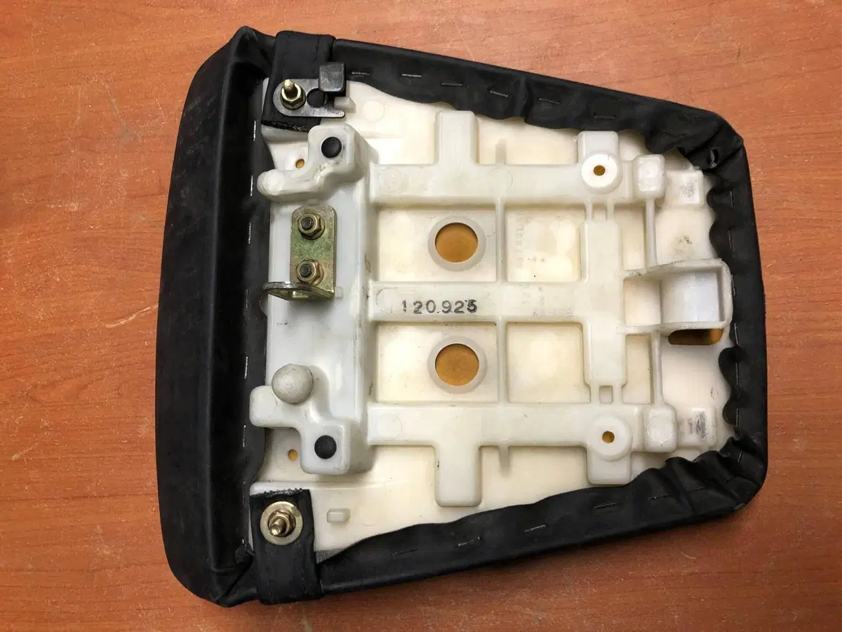 Sella posteriore Yamaha R6 1999 - 2002 (2)
