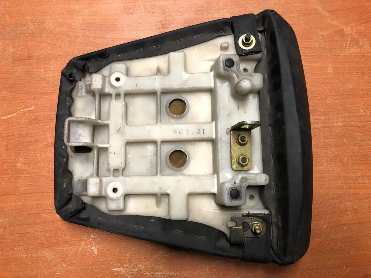 Sella posteriore Yamaha R6 1999 - 2002 (4)