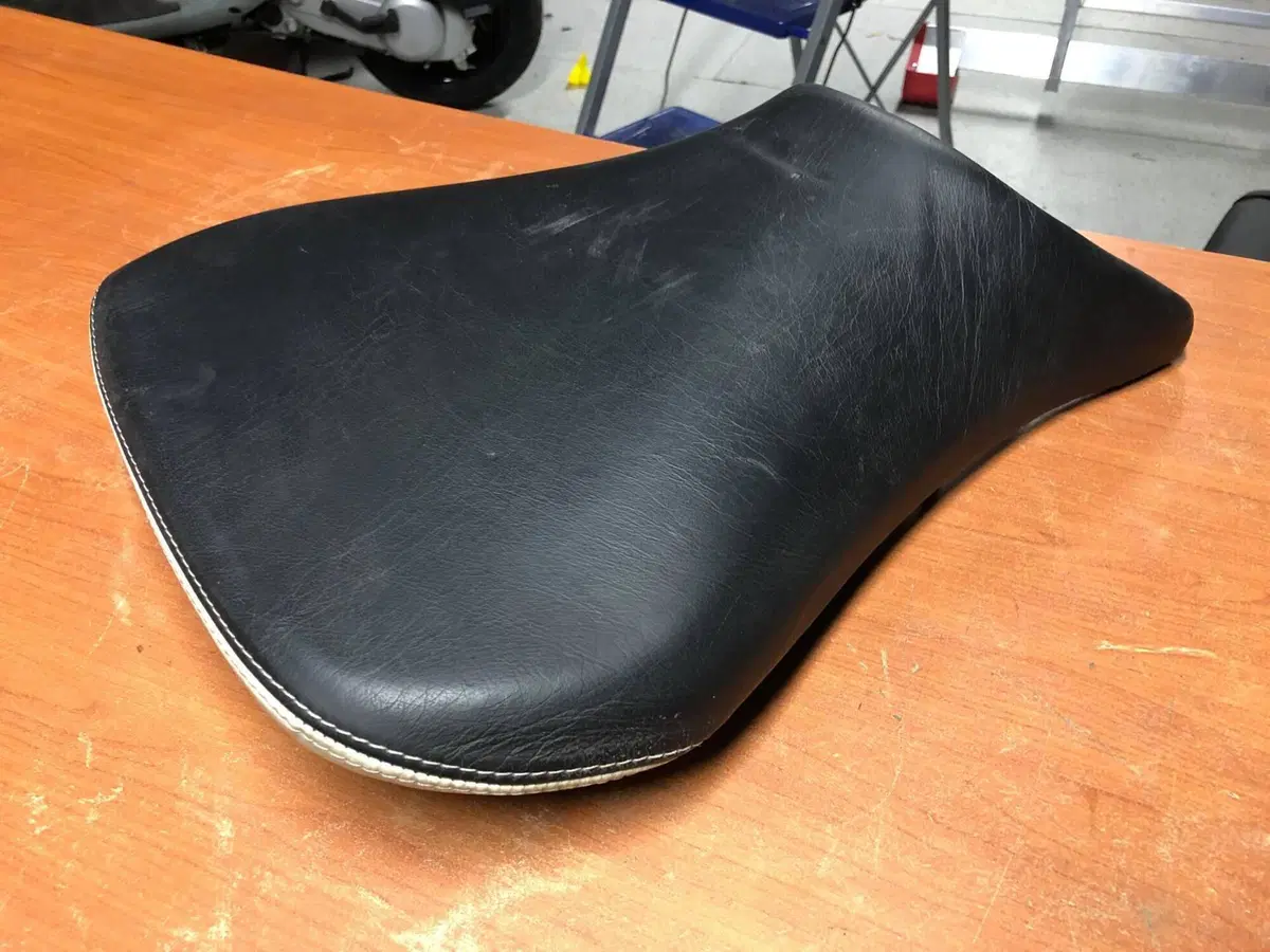Sella anteriore bicolore Yamaha R6 1999 - 2002 (6)