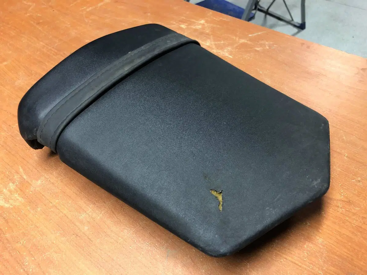 Sella posteriore Yamaha R1 2000 - 2001 (2)