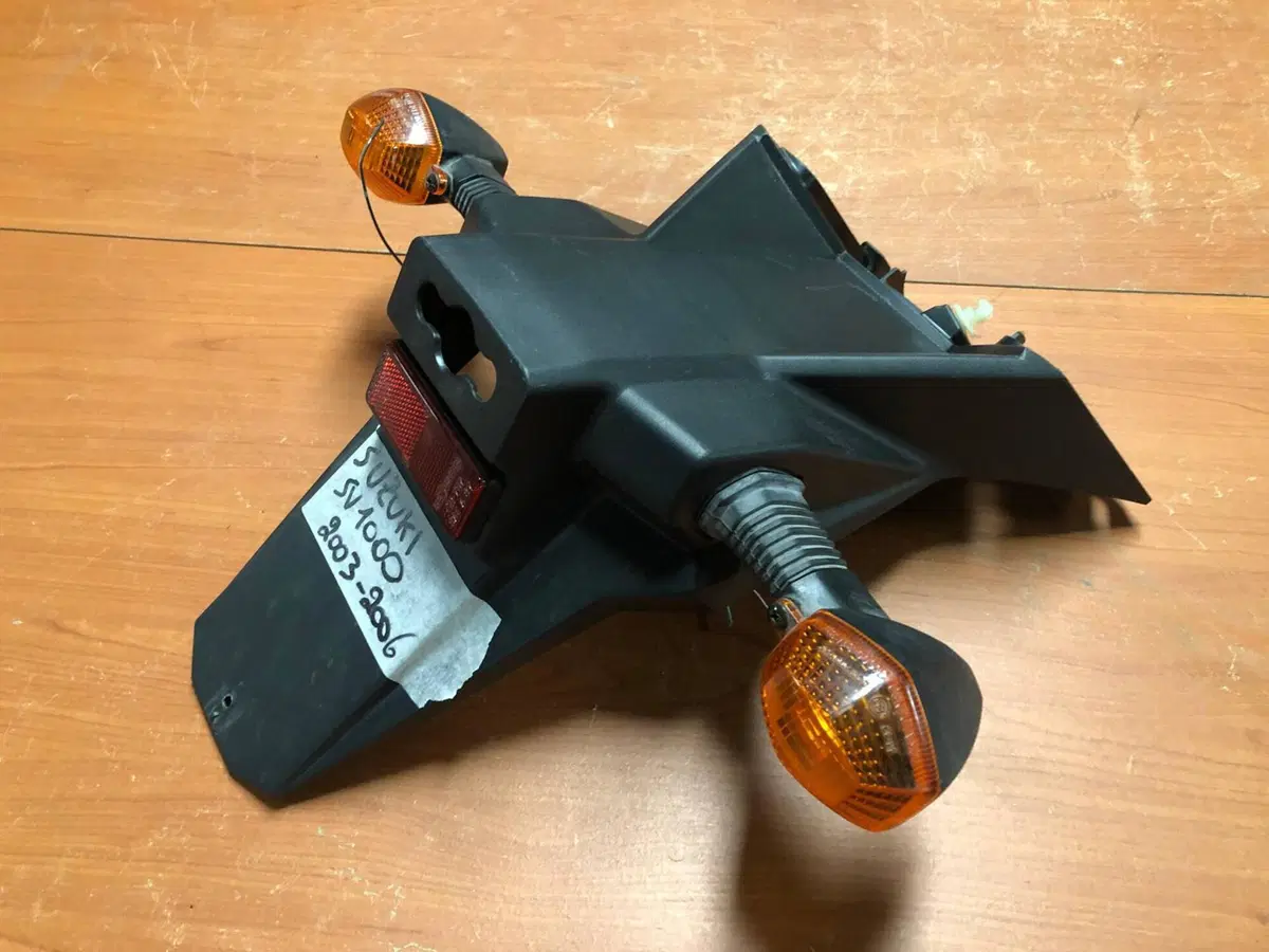 Portatarga con frecce Suzuki SV 1000 2003 - 2006 (2)
