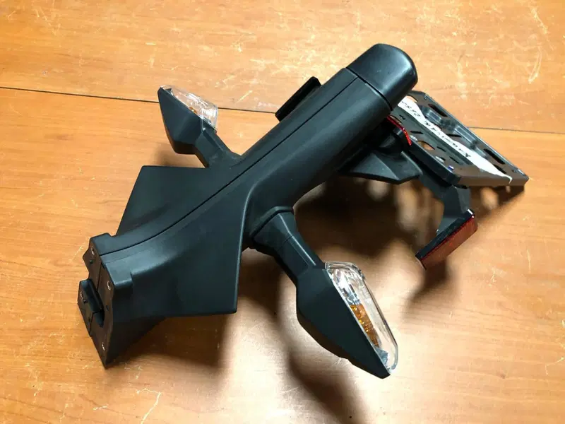Portatarga con frecce Kawasaki Z 650 2017 - 2019 (3)