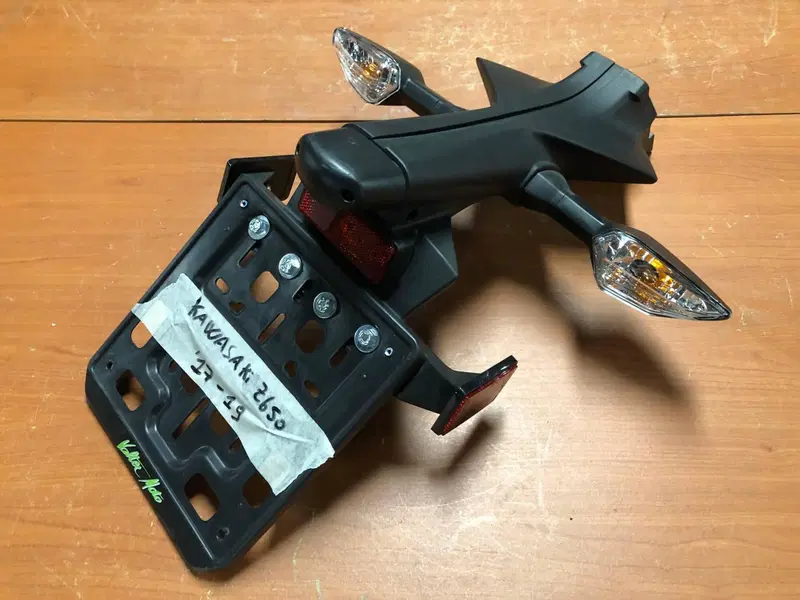 Portatarga con frecce Kawasaki Z 650 2017 - 2019 (6)