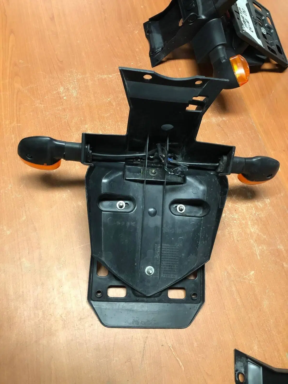 Portatarga con frecce Yamaha FZ6 - FZ6 Fazer 04-10 (2)