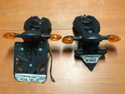 Portatarga con frecce Yamaha XJ6 2009 - 2015