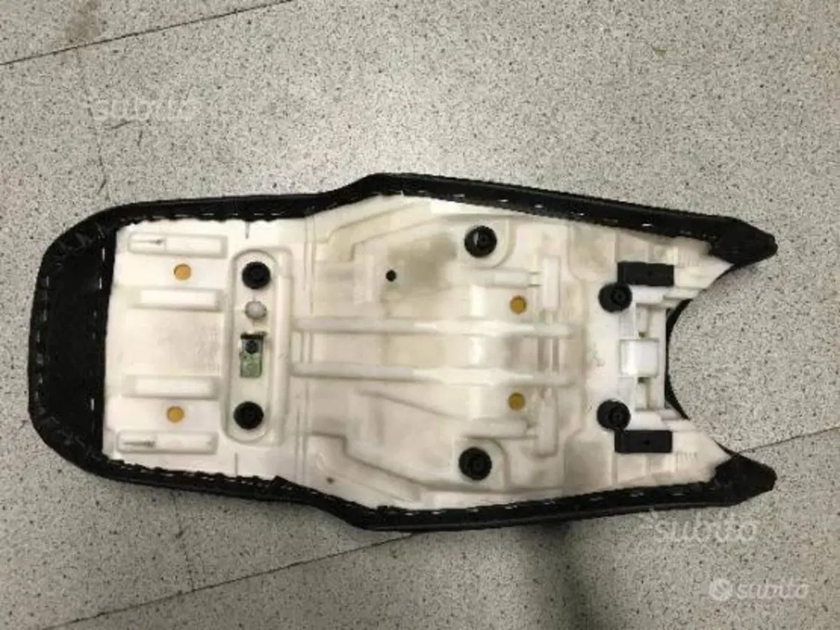 Sella Yamaha FZ6 2004 2005 2006 (2)