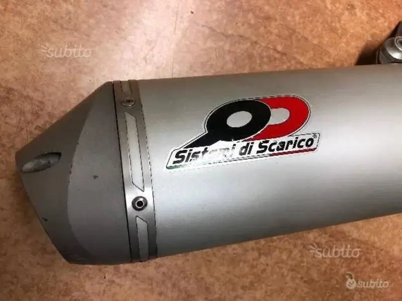 Terminale di scarico QD Triumph Tiger 1050 (2)