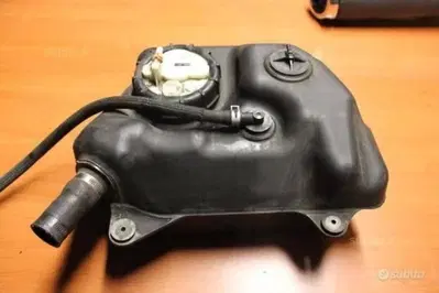 Serbatoio e pompa benzina Suzuki Burgman 650