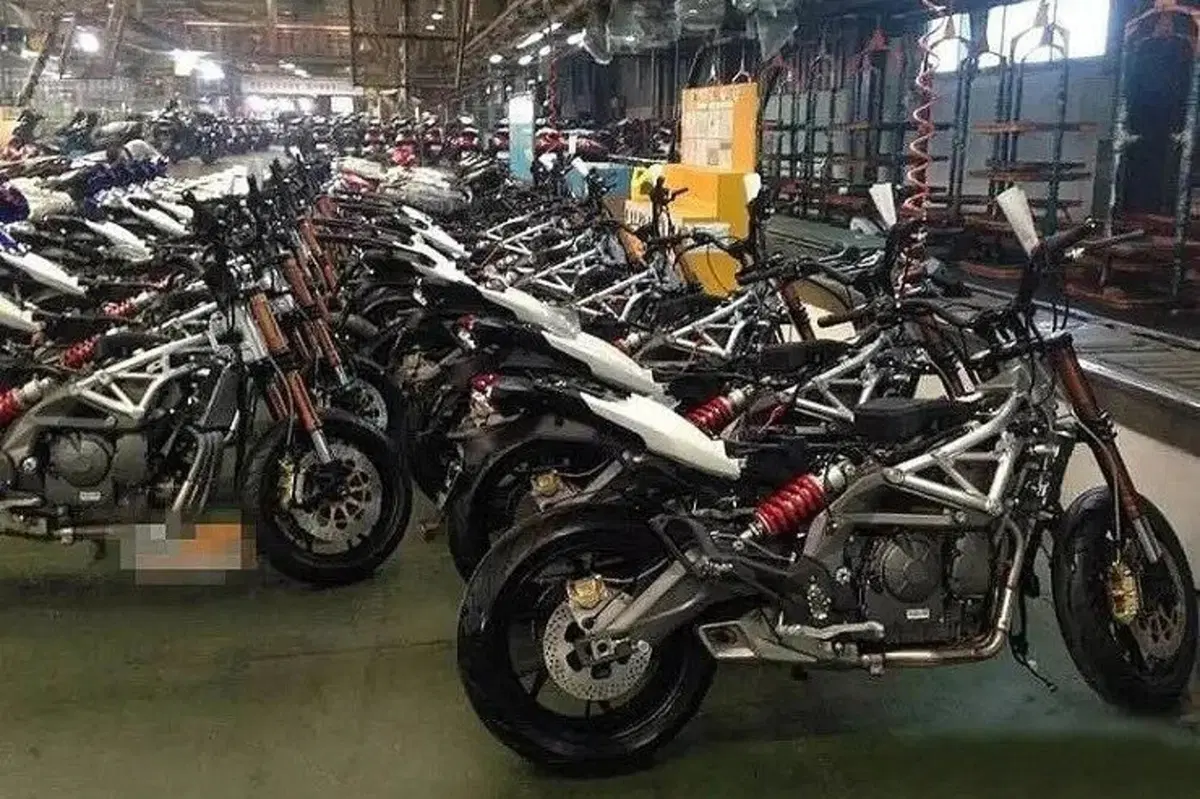 Nuova Benelli SRK600: le foto la svelano (5)