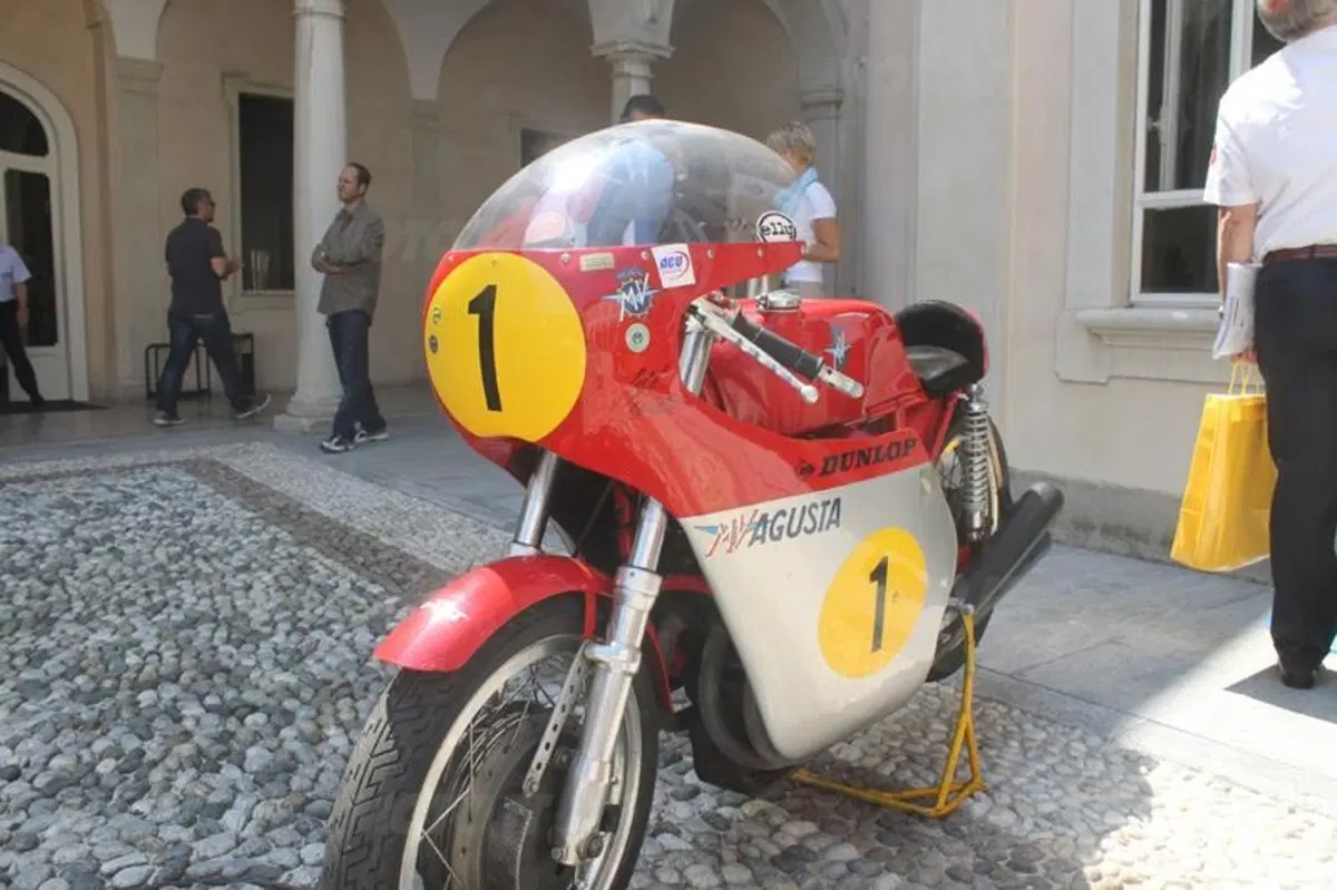 Giovanni Castiglioni: "La nuova MV Agusta si chiamerà Rivale" (20)