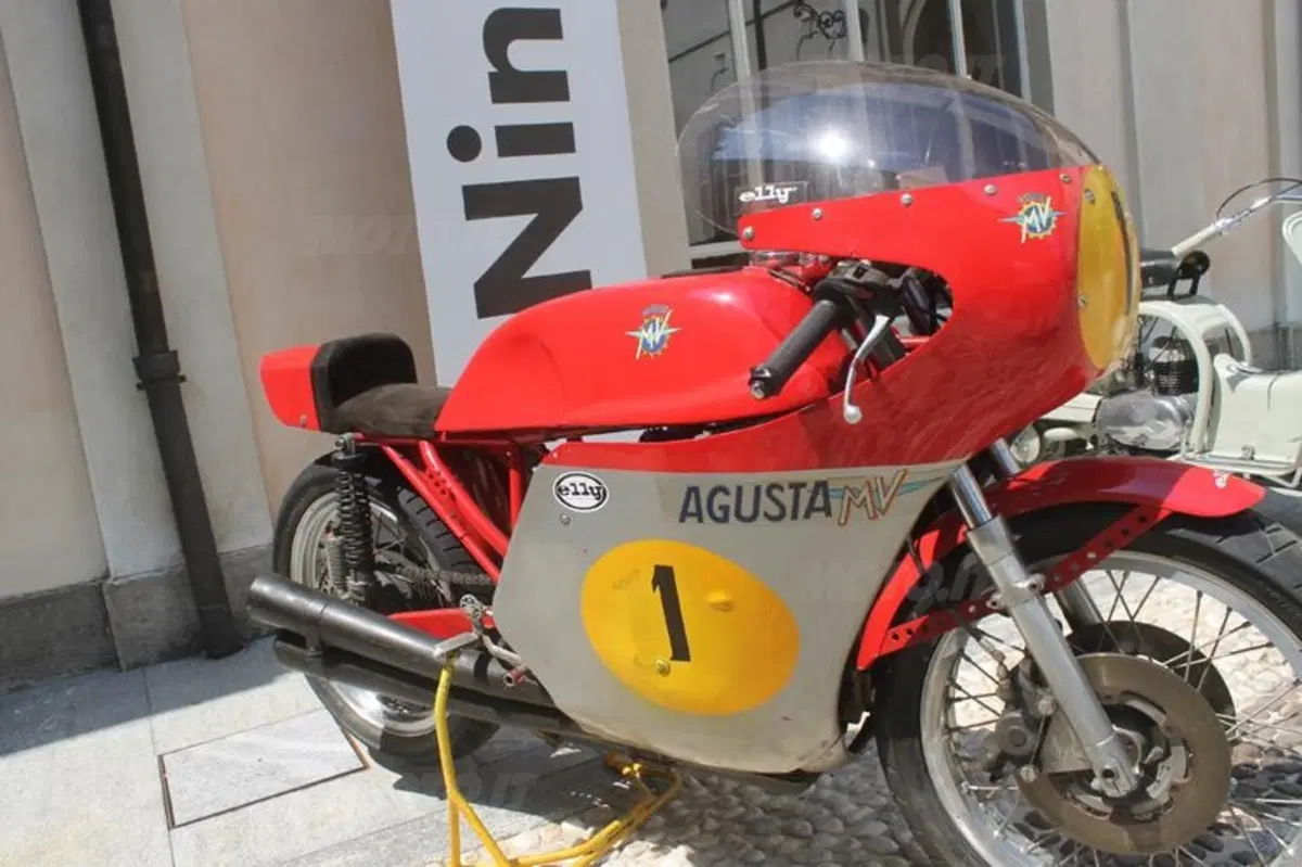 Giovanni Castiglioni: "La nuova MV Agusta si chiamerà Rivale" (21)