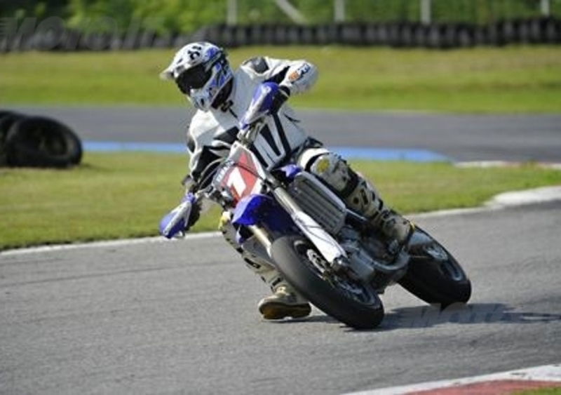 Trofeo Yamaha SM. Siamo scesi in pista con la YZ 450 SM