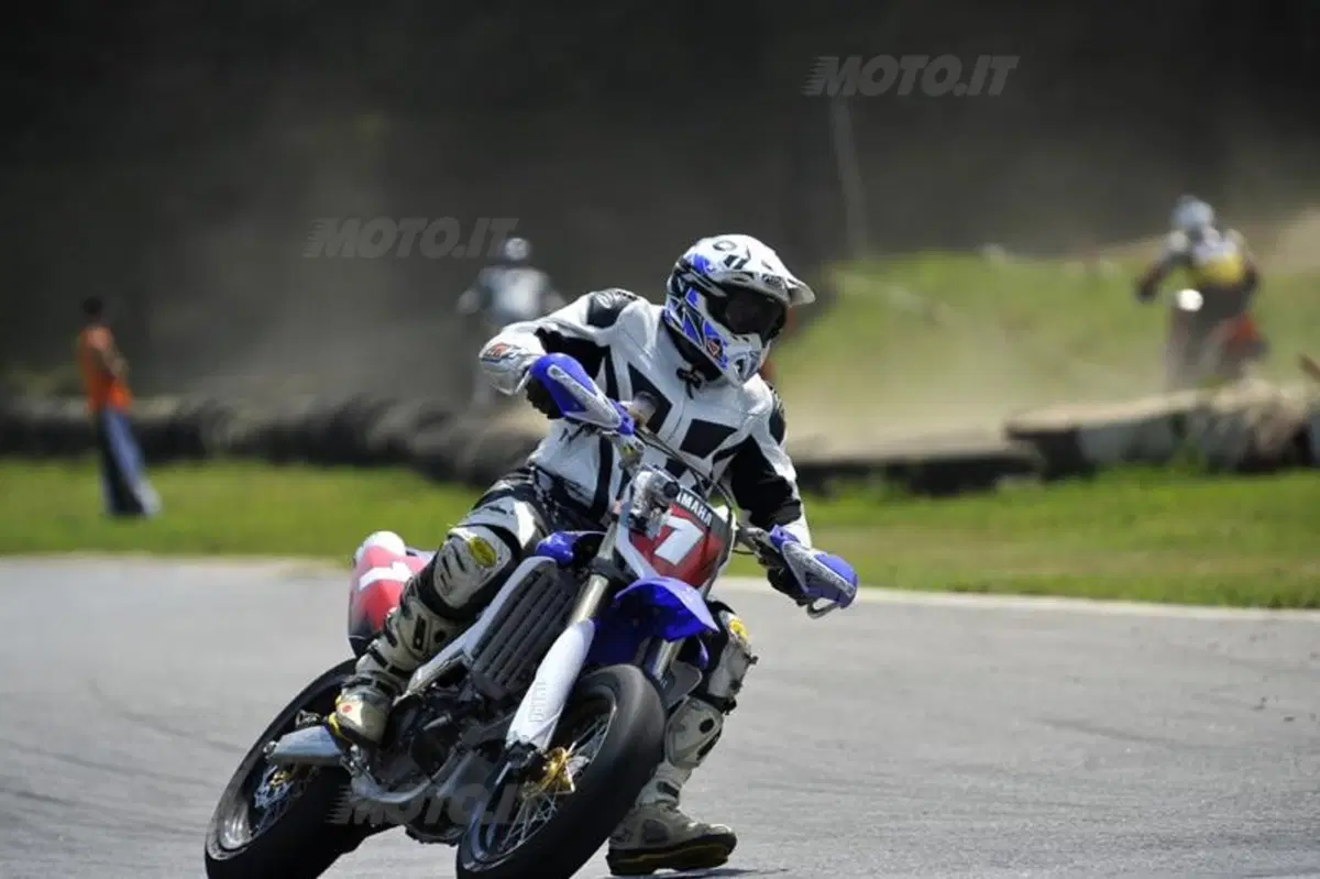 Trofeo Yamaha SM. Siamo scesi in pista con la YZ 450 SM (2)