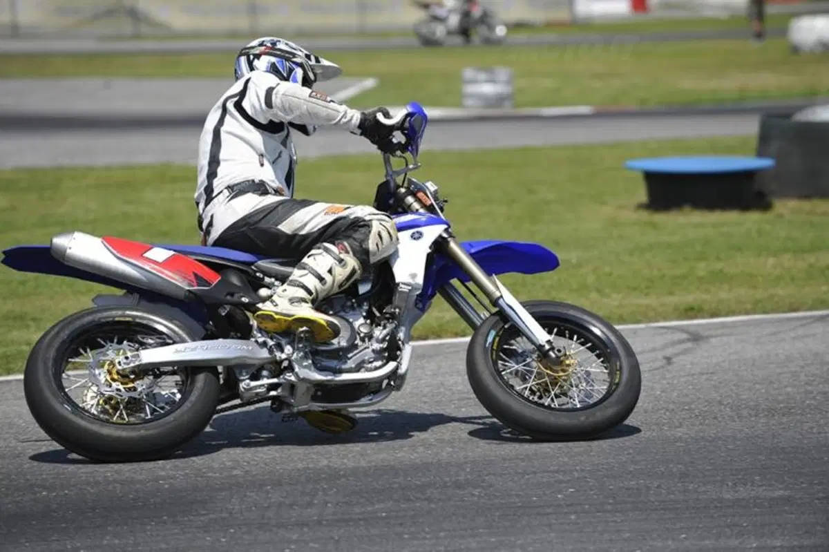 Trofeo Yamaha SM. Siamo scesi in pista con la YZ 450 SM (8)